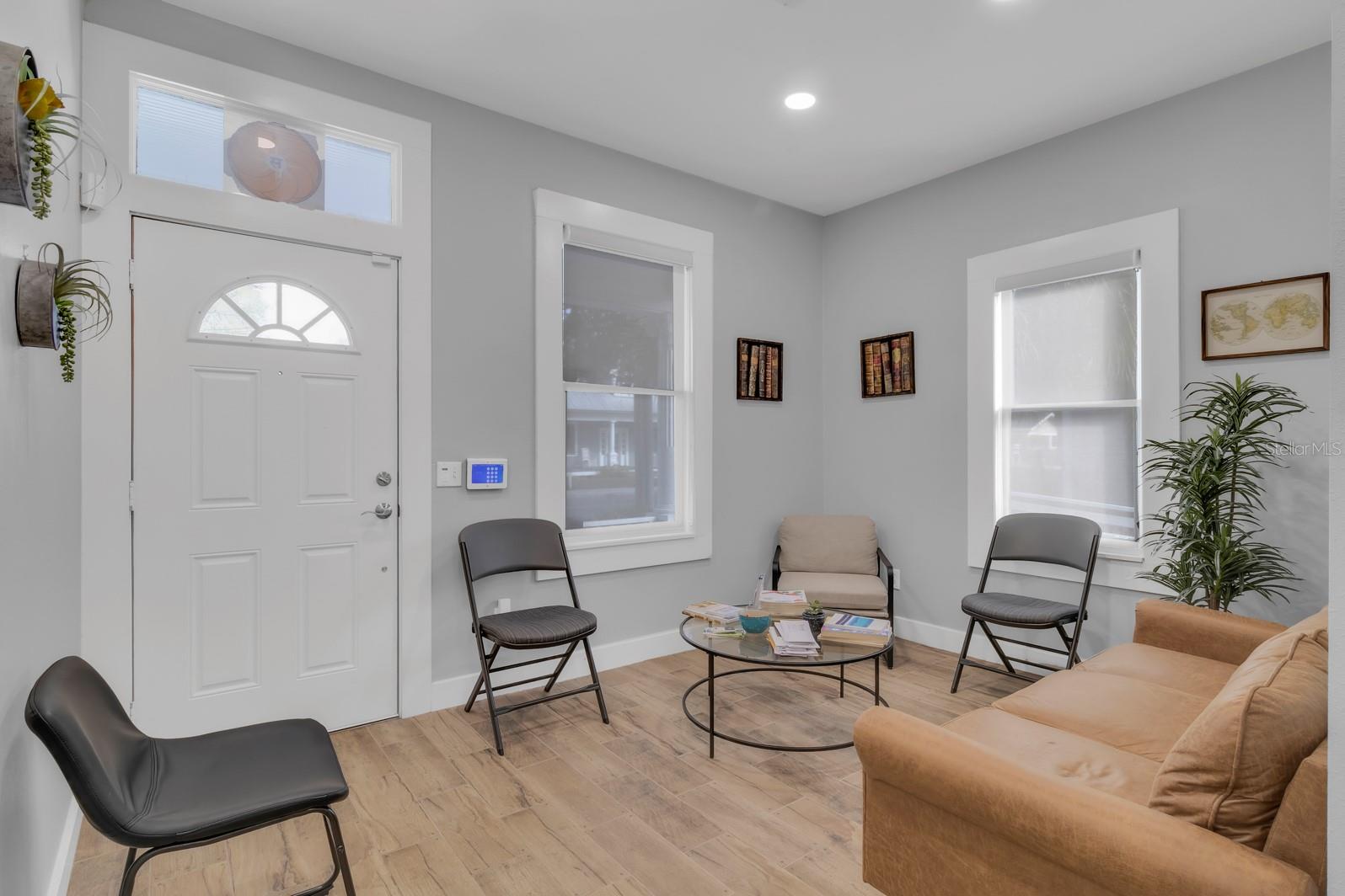 Image 16 of 24 For 808 Mabbette Street