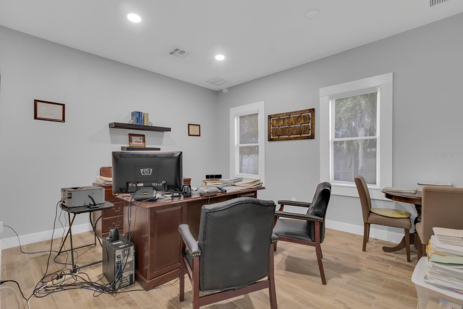 Image 19 of 24 For 808 Mabbette Street