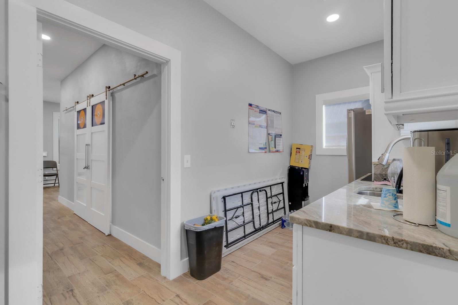 Image 21 of 24 For 808 Mabbette Street