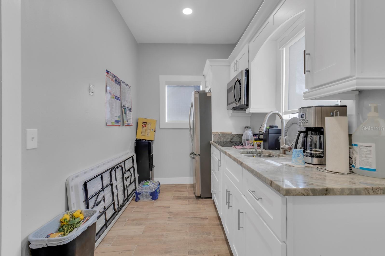 Image 22 of 24 For 808 Mabbette Street