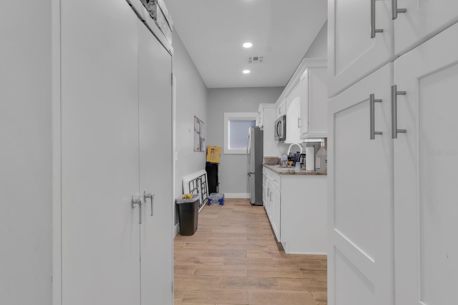 Image 23 of 24 For 808 Mabbette Street