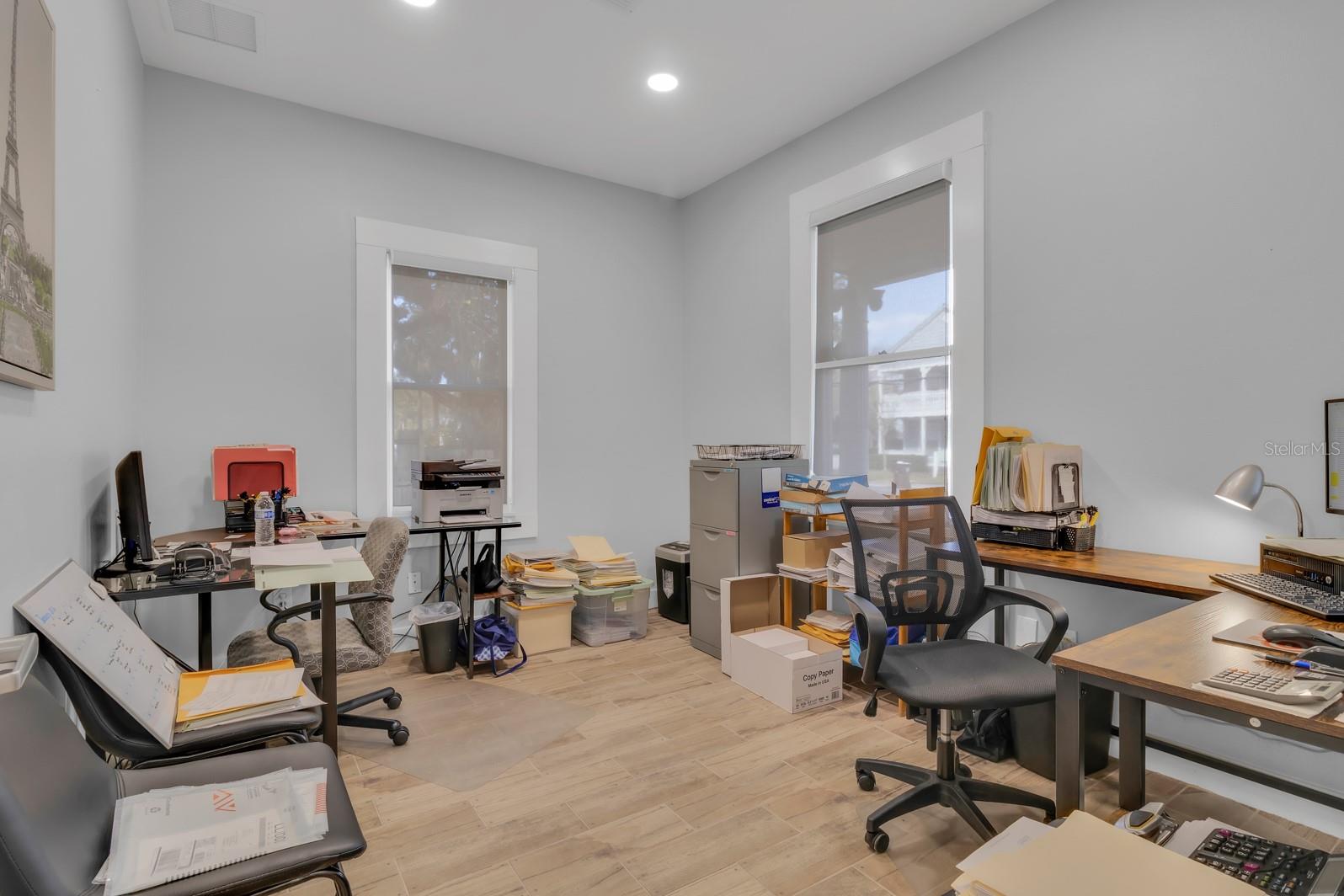 Image 6 of 24 For 808 Mabbette Street