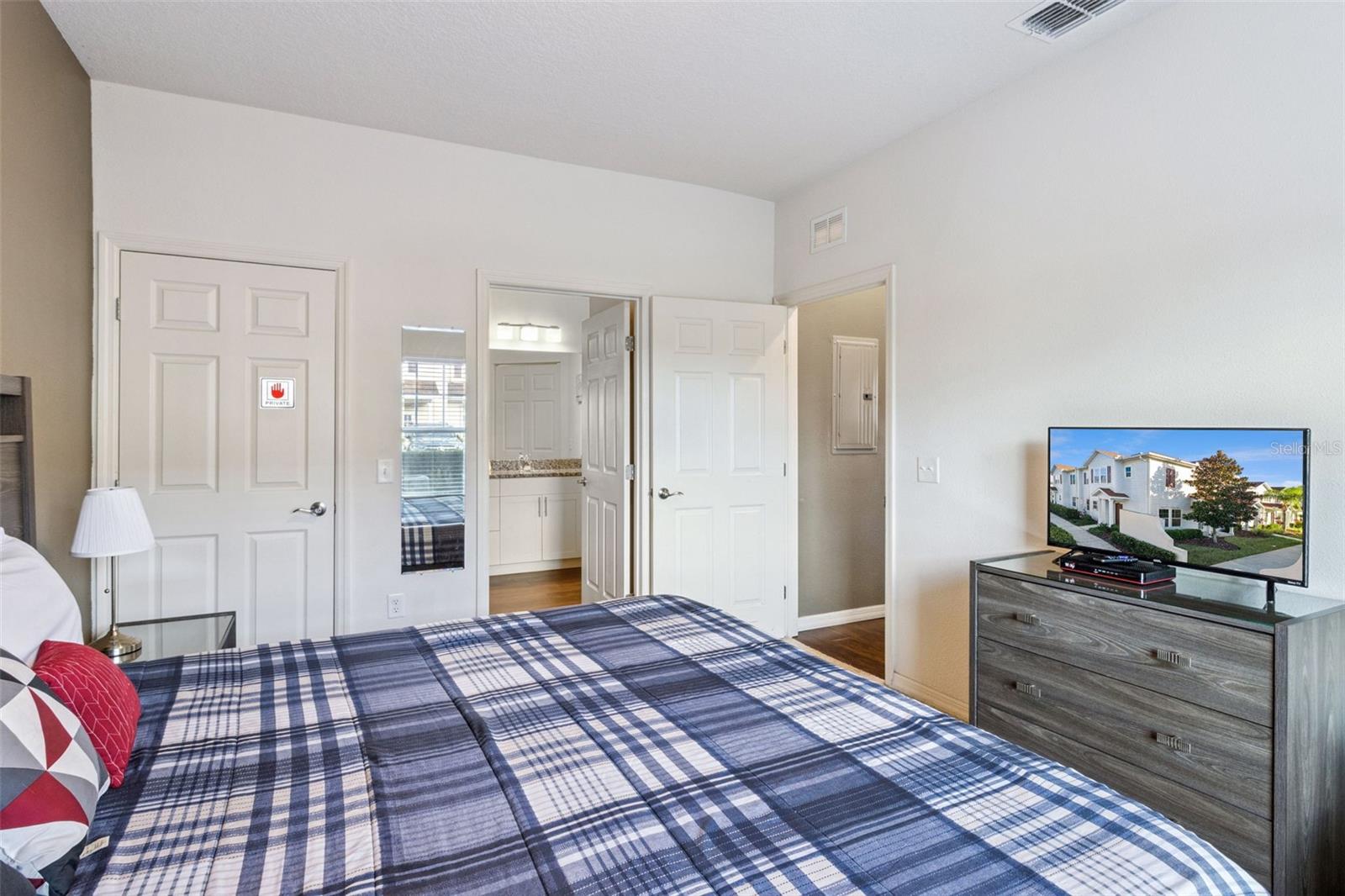 Image 17 of 51 For 3222 Cupid Place