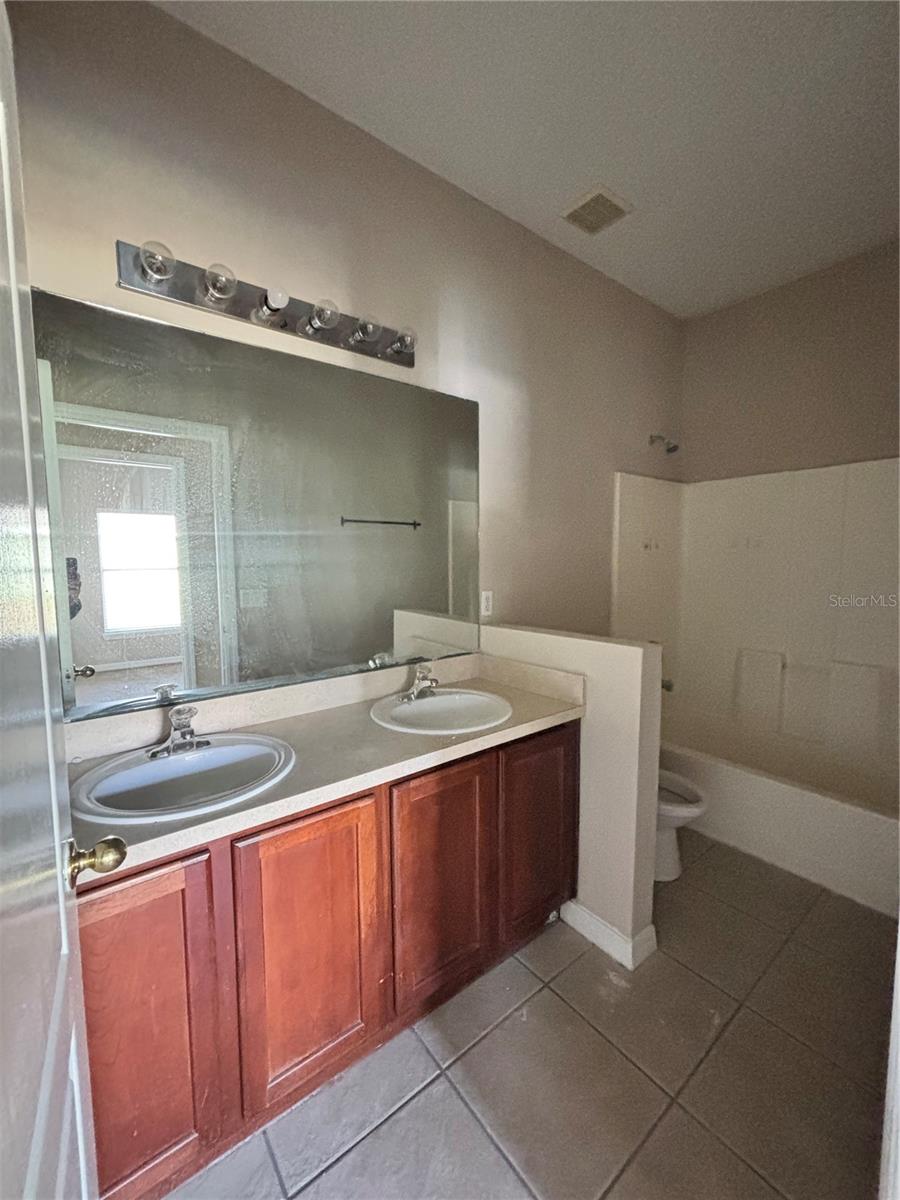 Image 11 of 12 For 4317 Creeks Run Boulevard