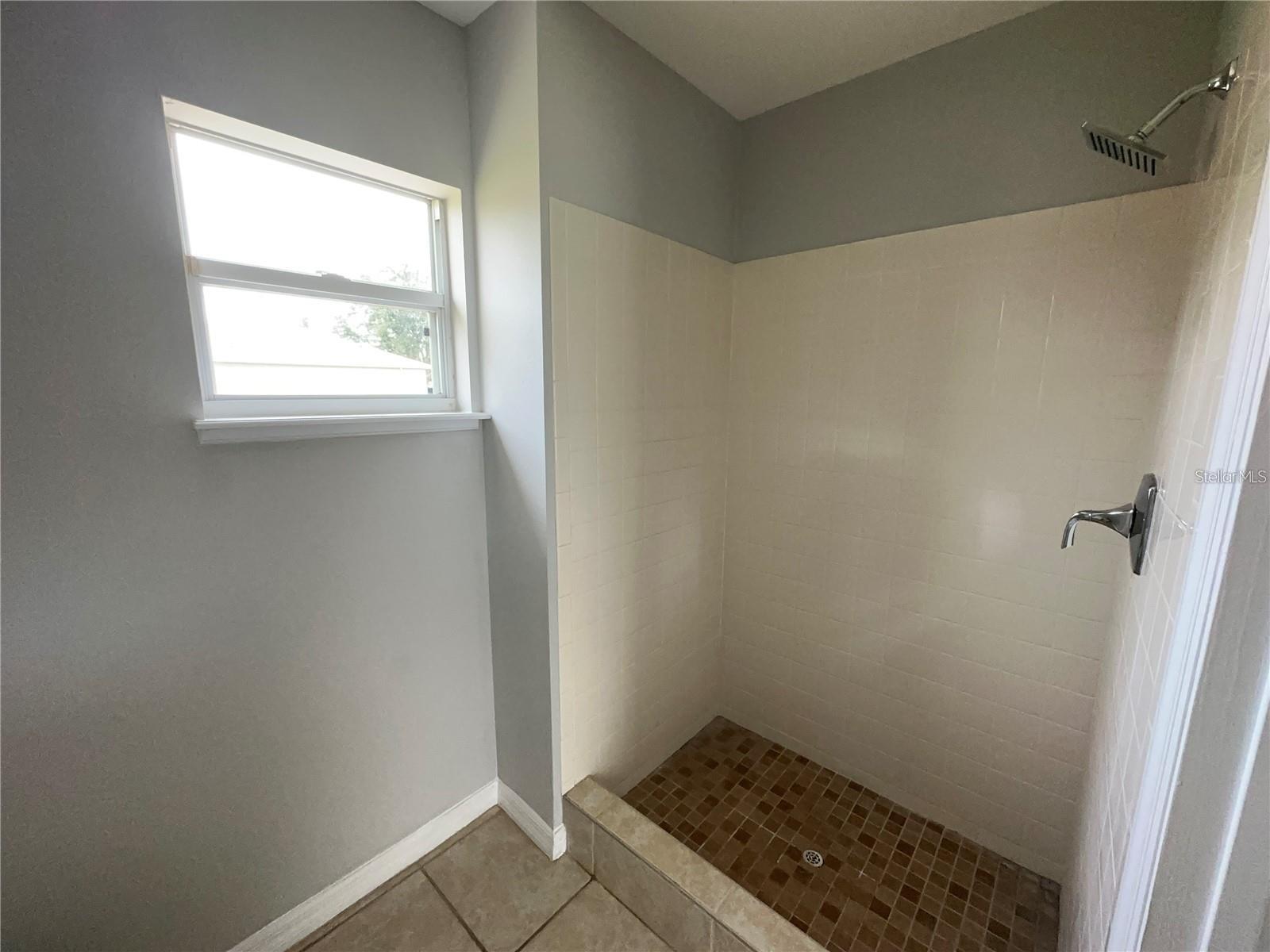 Image 14 of 28 For 723 Parrot Court