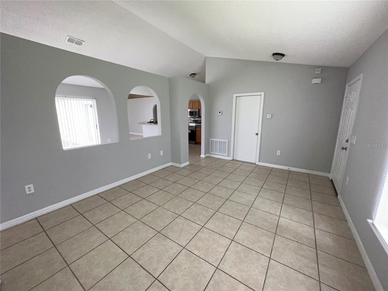 Image 15 of 28 For 723 Parrot Court