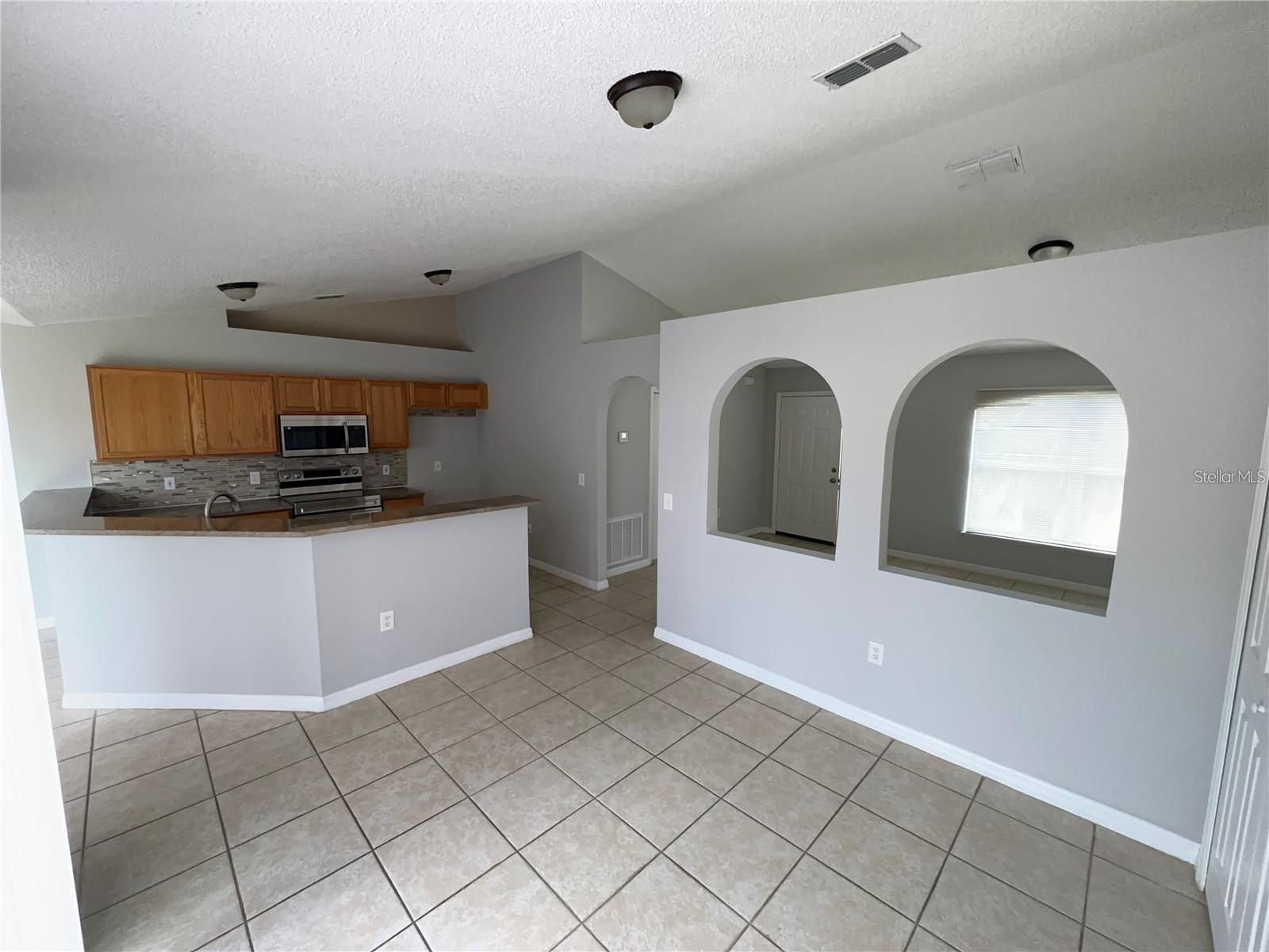 Image 17 of 28 For 723 Parrot Court