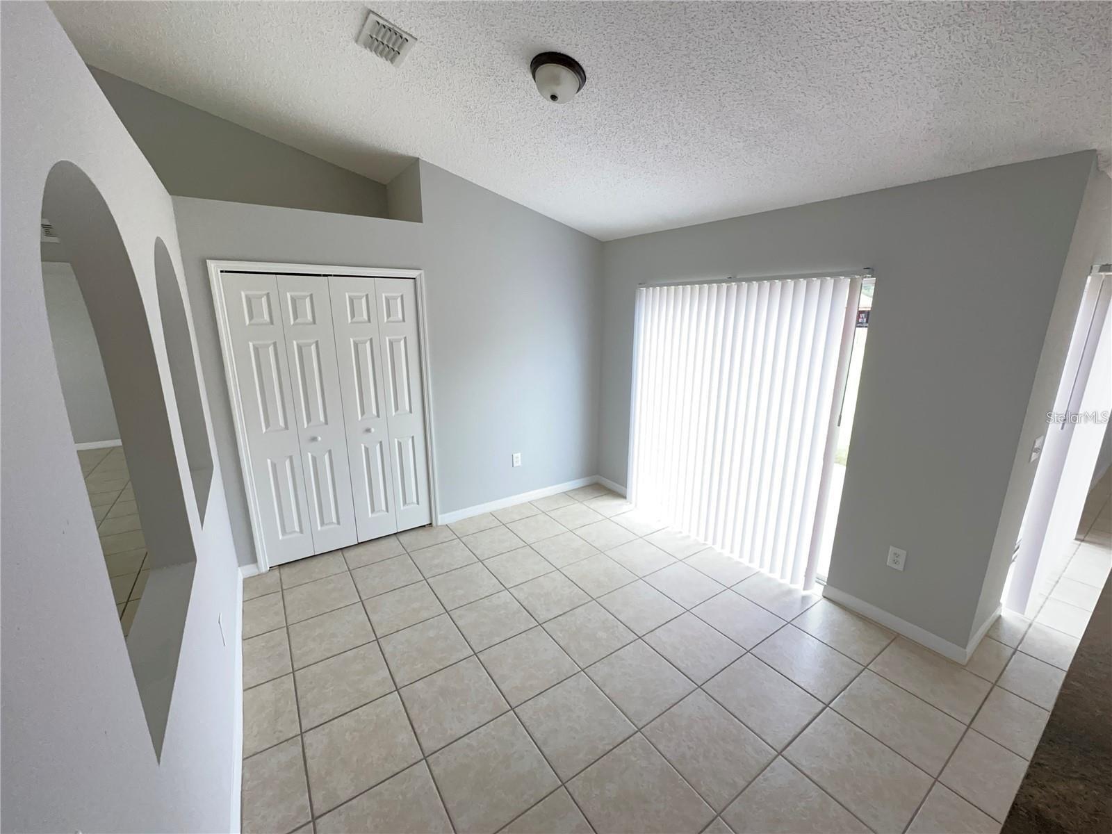 Image 18 of 28 For 723 Parrot Court