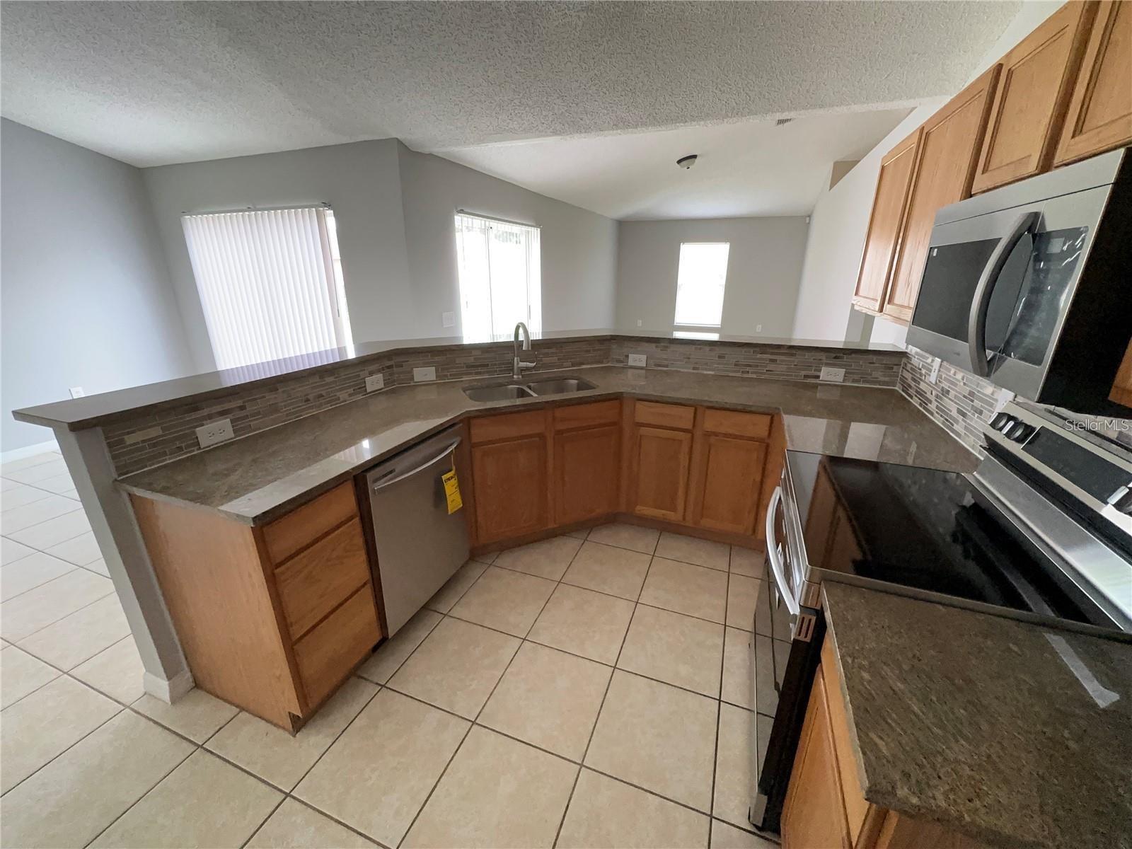 Image 20 of 28 For 723 Parrot Court