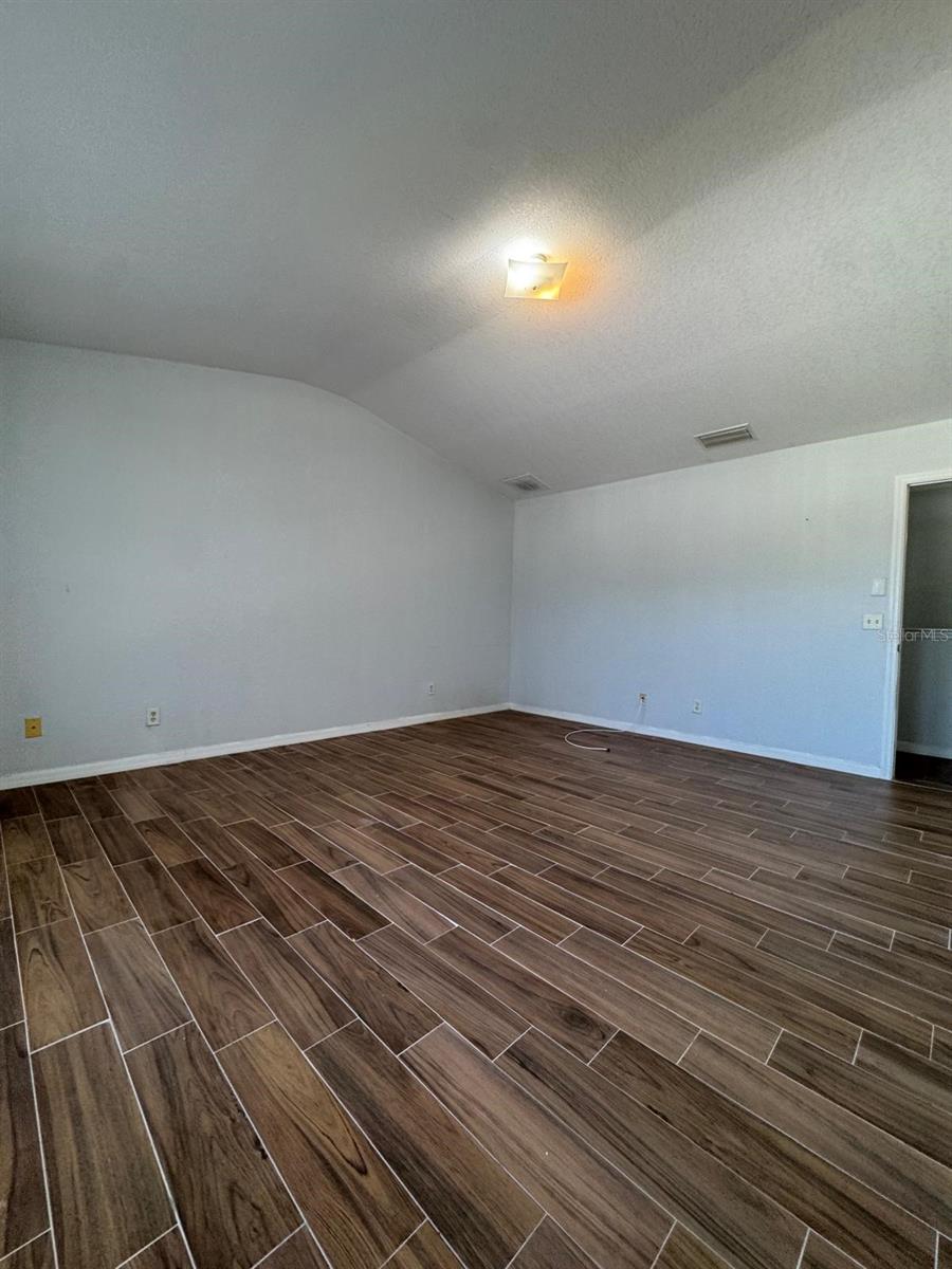 Image 13 of 18 For 6561 Crescent Loop