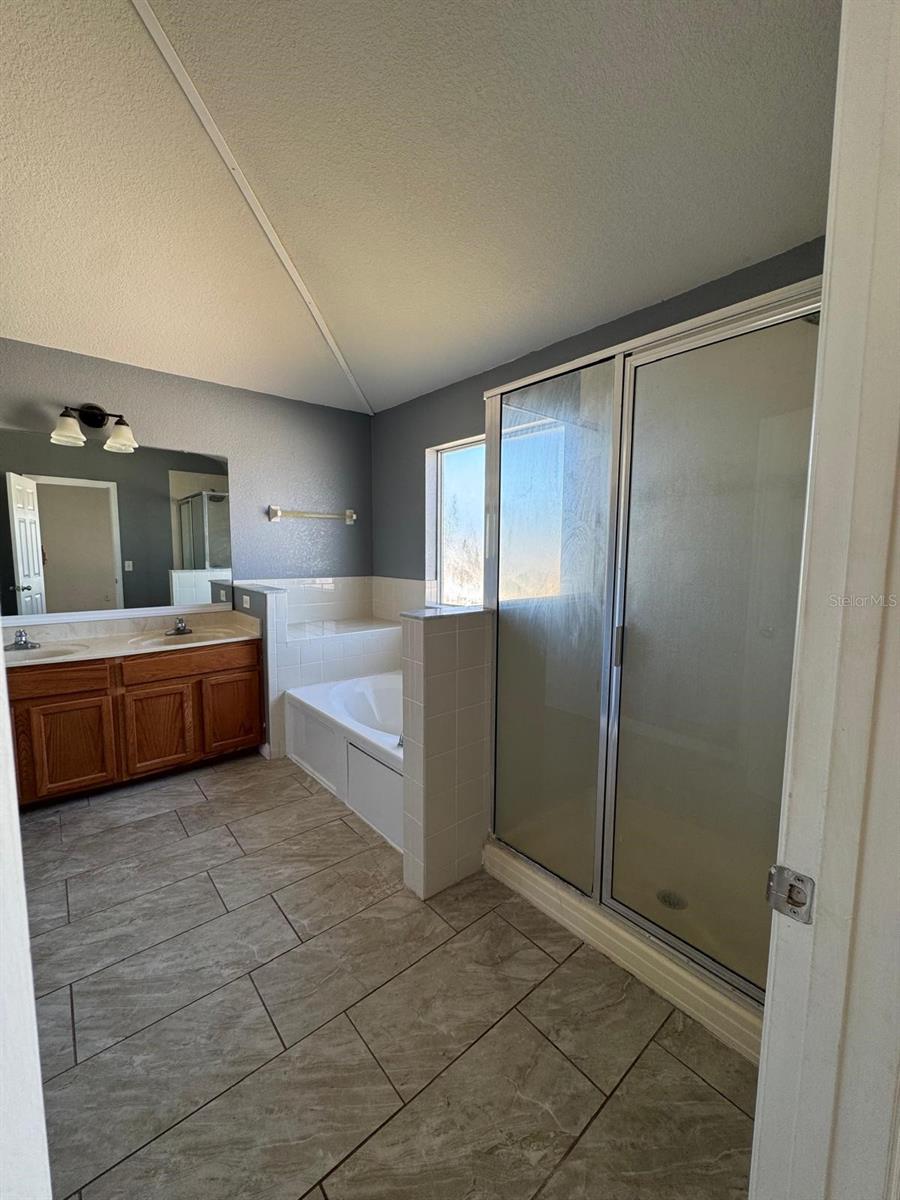 Image 16 of 18 For 6561 Crescent Loop