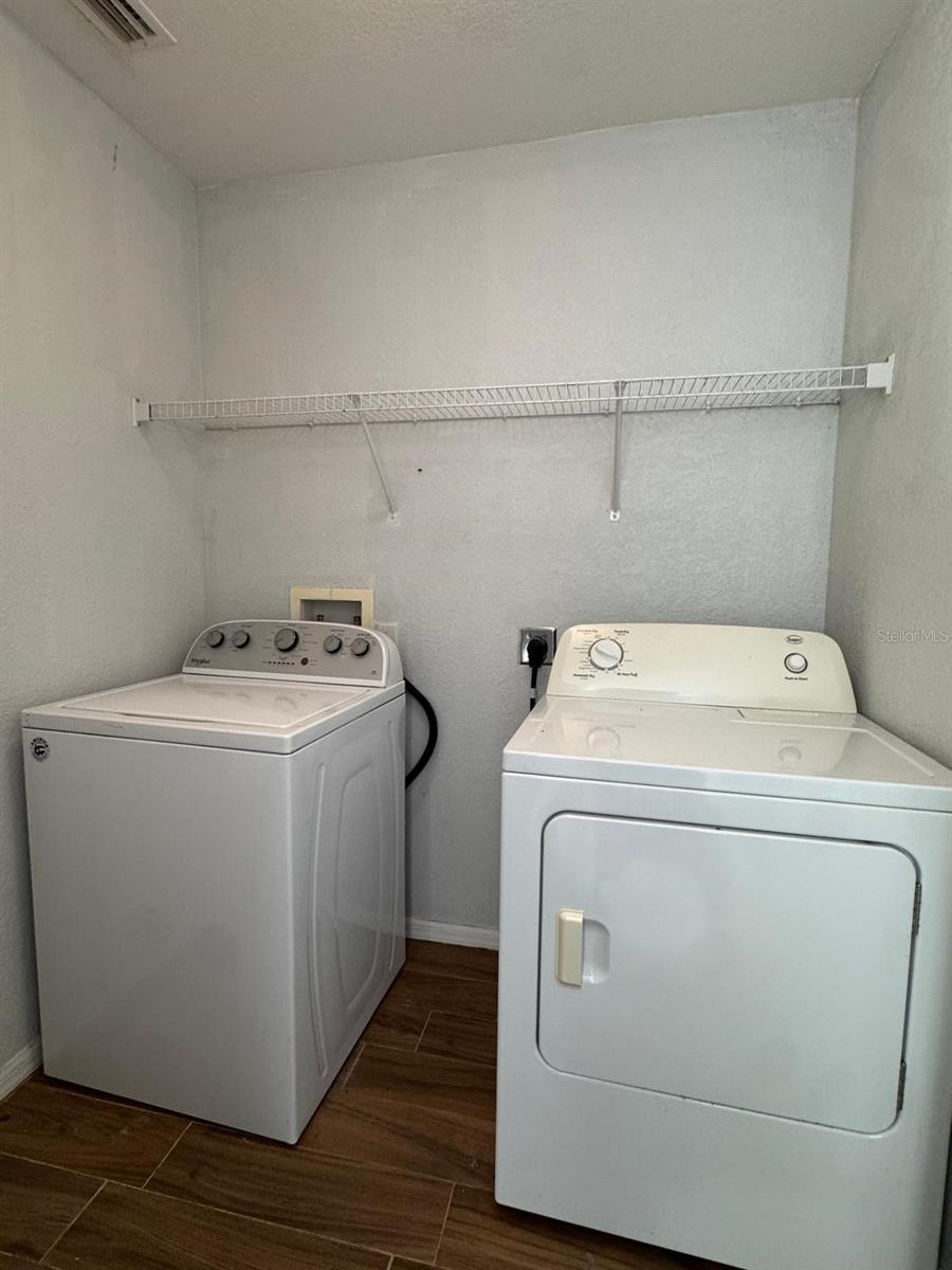 Image 18 of 18 For 6561 Crescent Loop