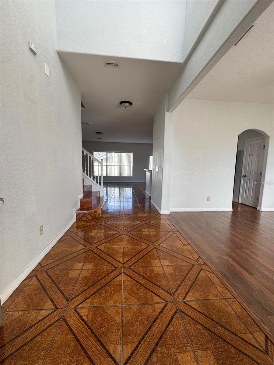 Image 2 of 18 For 6561 Crescent Loop