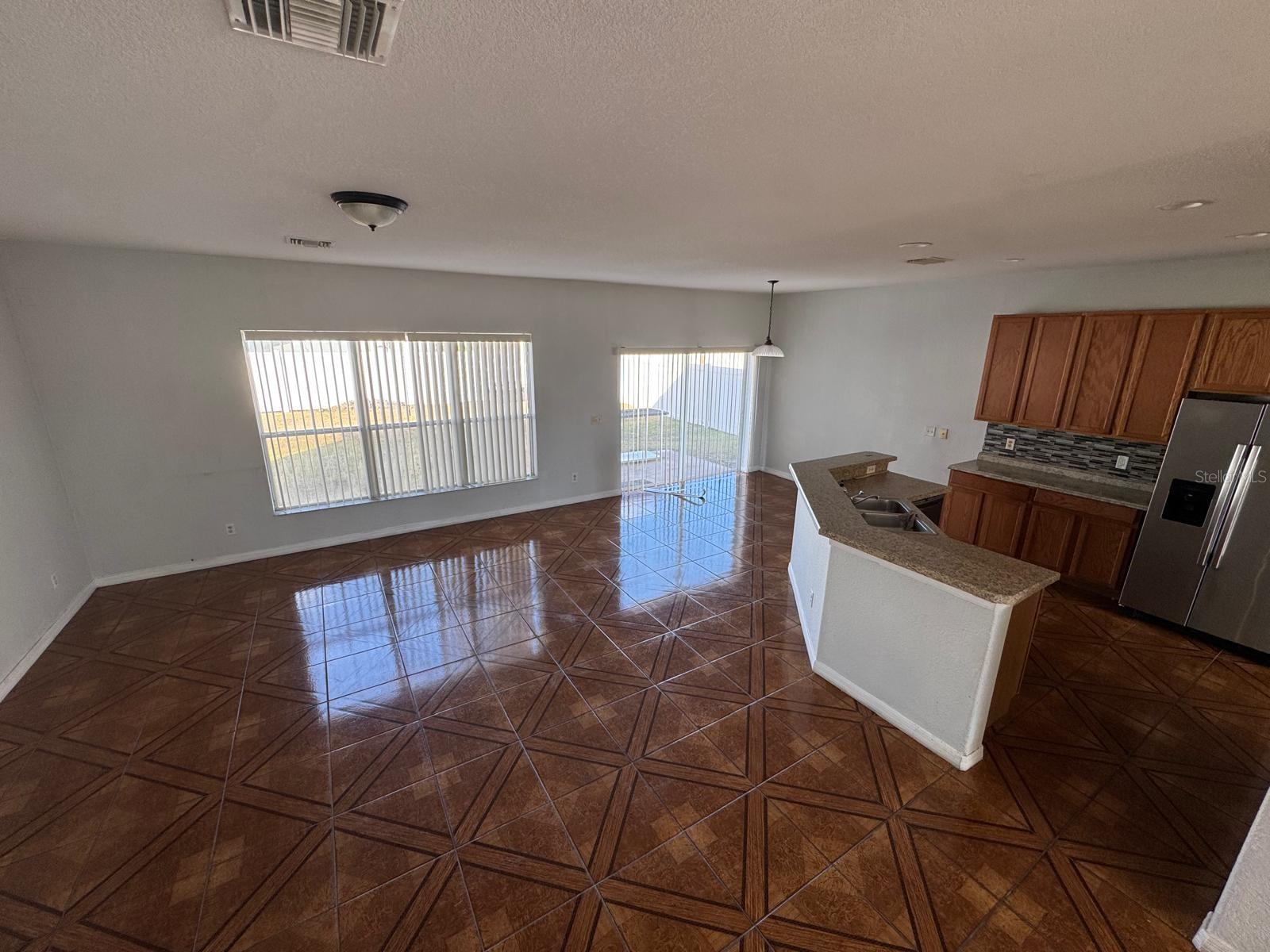 Image 4 of 18 For 6561 Crescent Loop