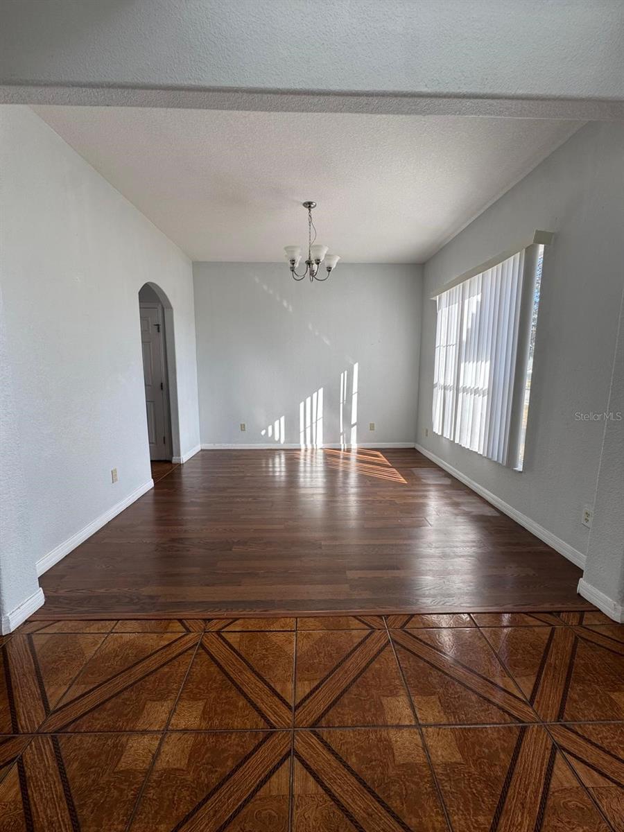 Image 9 of 18 For 6561 Crescent Loop