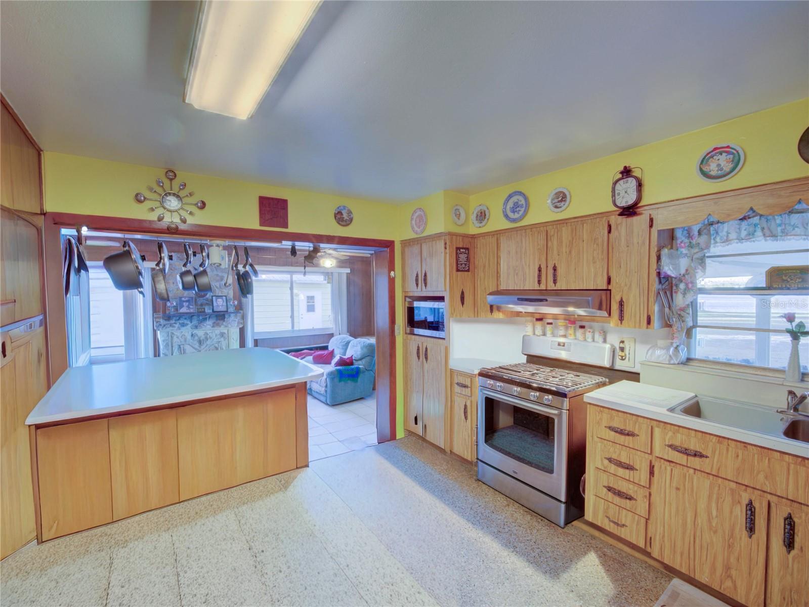 Image 12 of 79 For 7008 Hunt Road