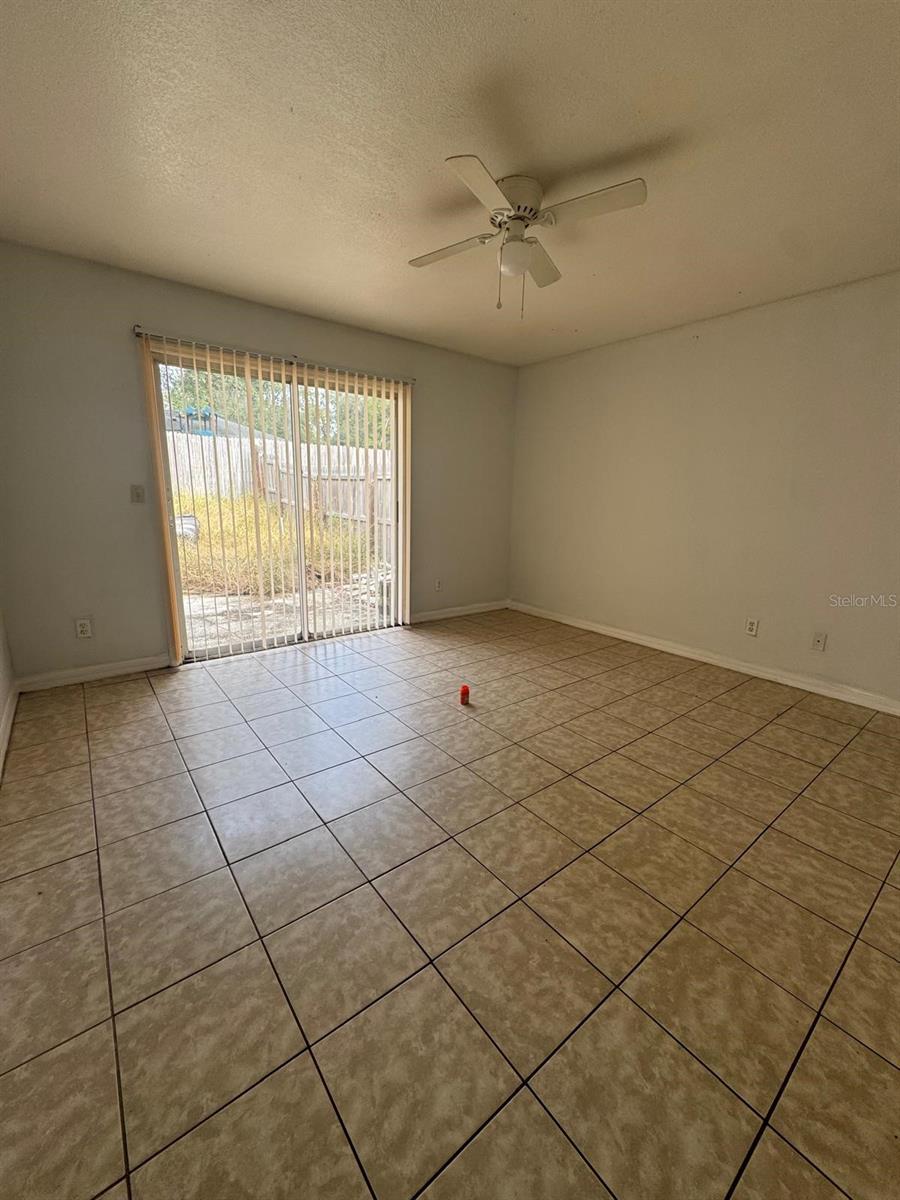 Image 7 of 8 For 2423 South Avenue