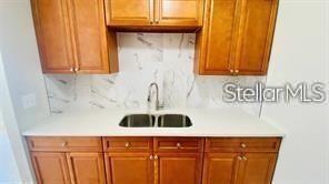 Listing photo id 1 for 282 Century Boulevard 2