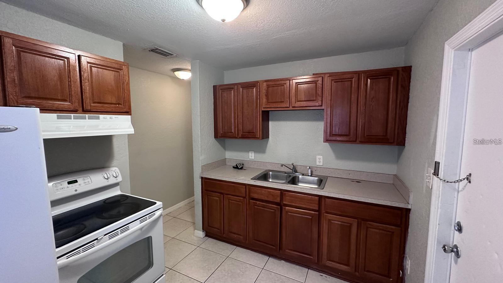 Image 4 of 8 For 104 Dr Martin Luther King Jr Avenue 2