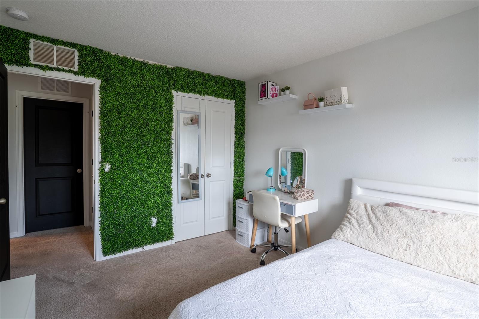 Image 42 of 63 For 9860 Aurea Moss Lane