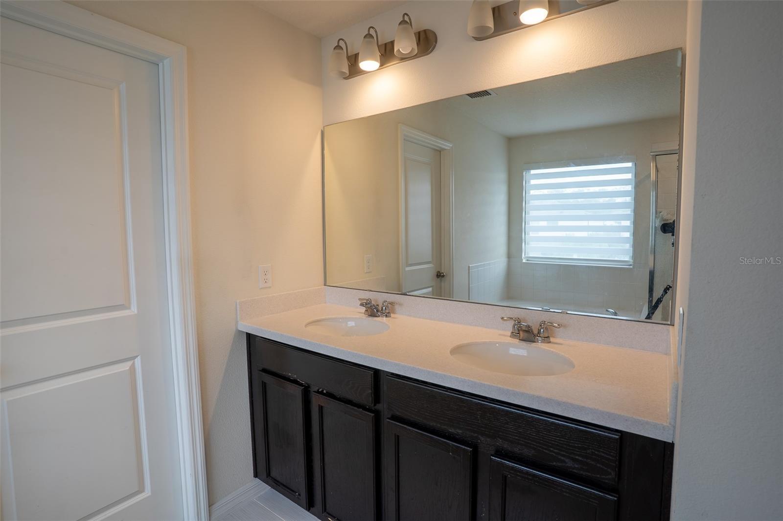 Image 54 of 63 For 9860 Aurea Moss Lane