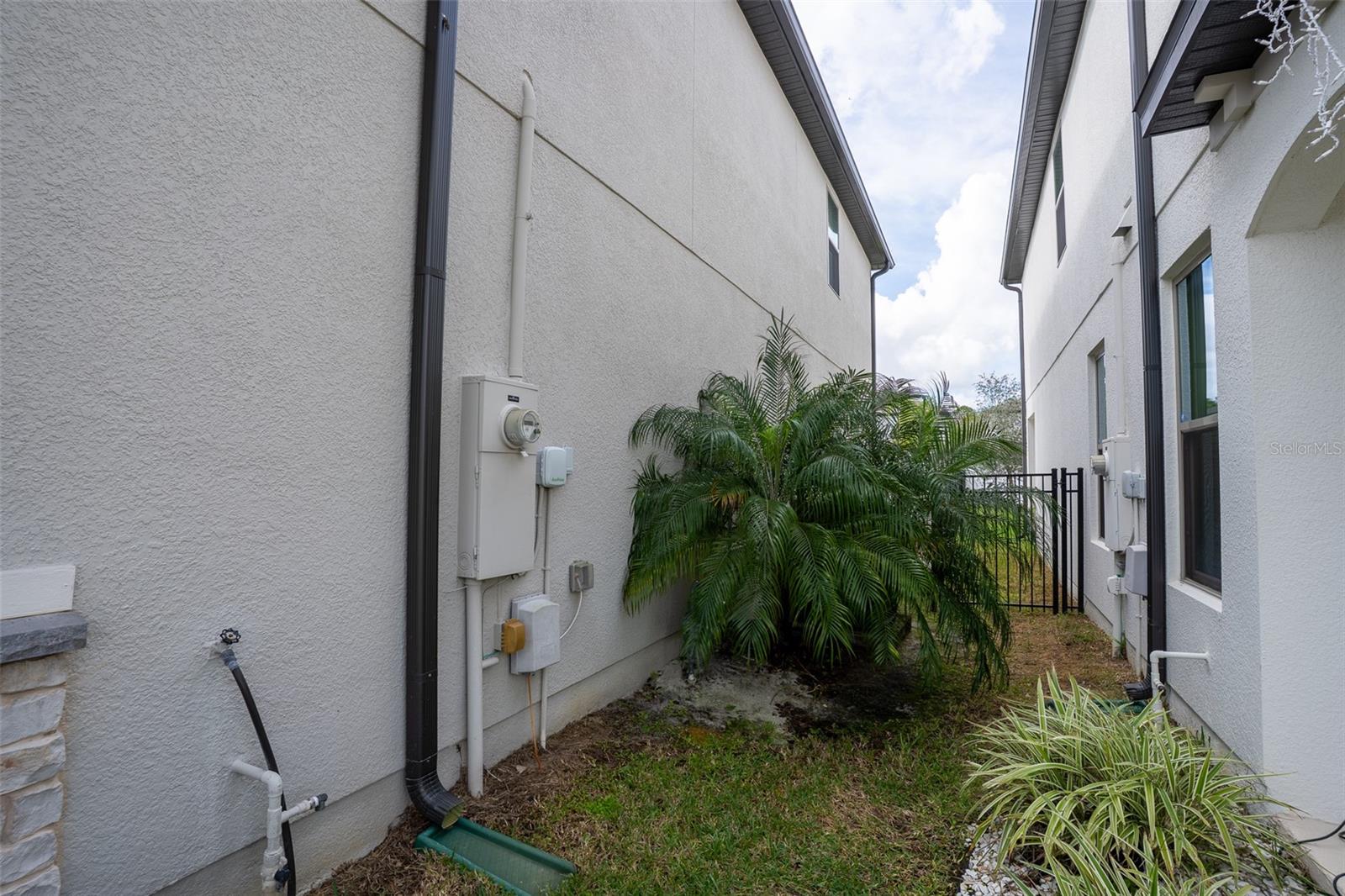 Image 57 of 63 For 9860 Aurea Moss Lane