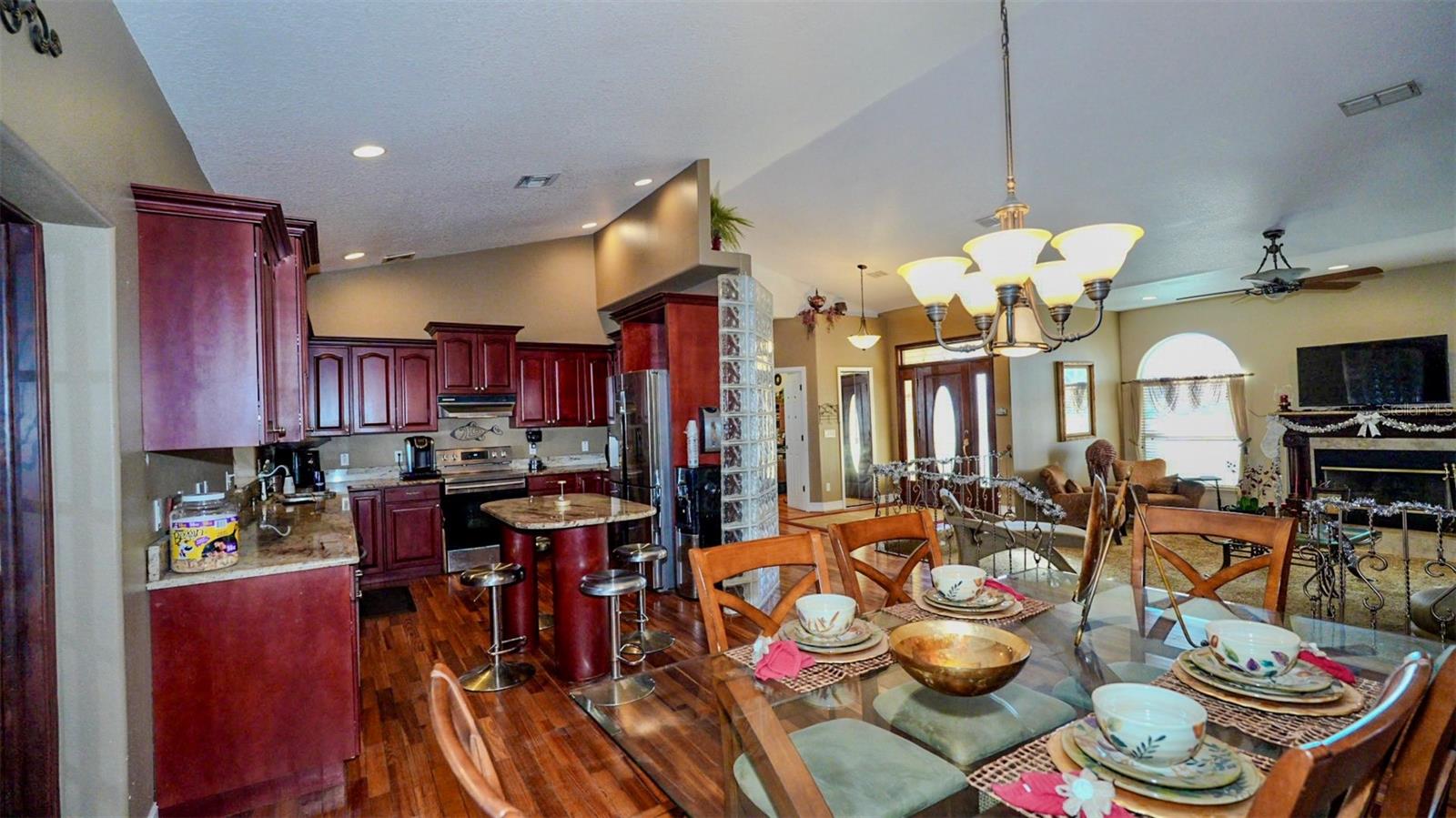 Image 14 of 47 For 14117 Boggy Creek Road