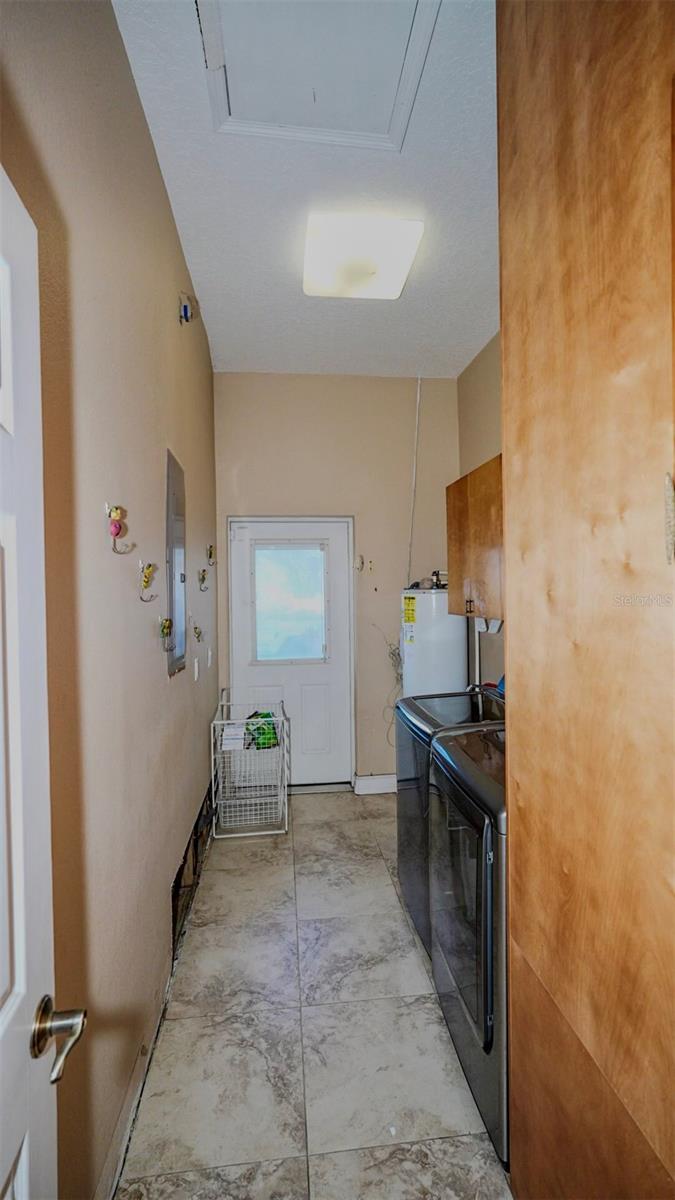 Image 34 of 47 For 14117 Boggy Creek Road