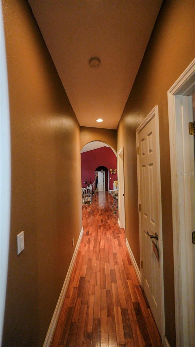 Image 9 of 47 For 14117 Boggy Creek Road