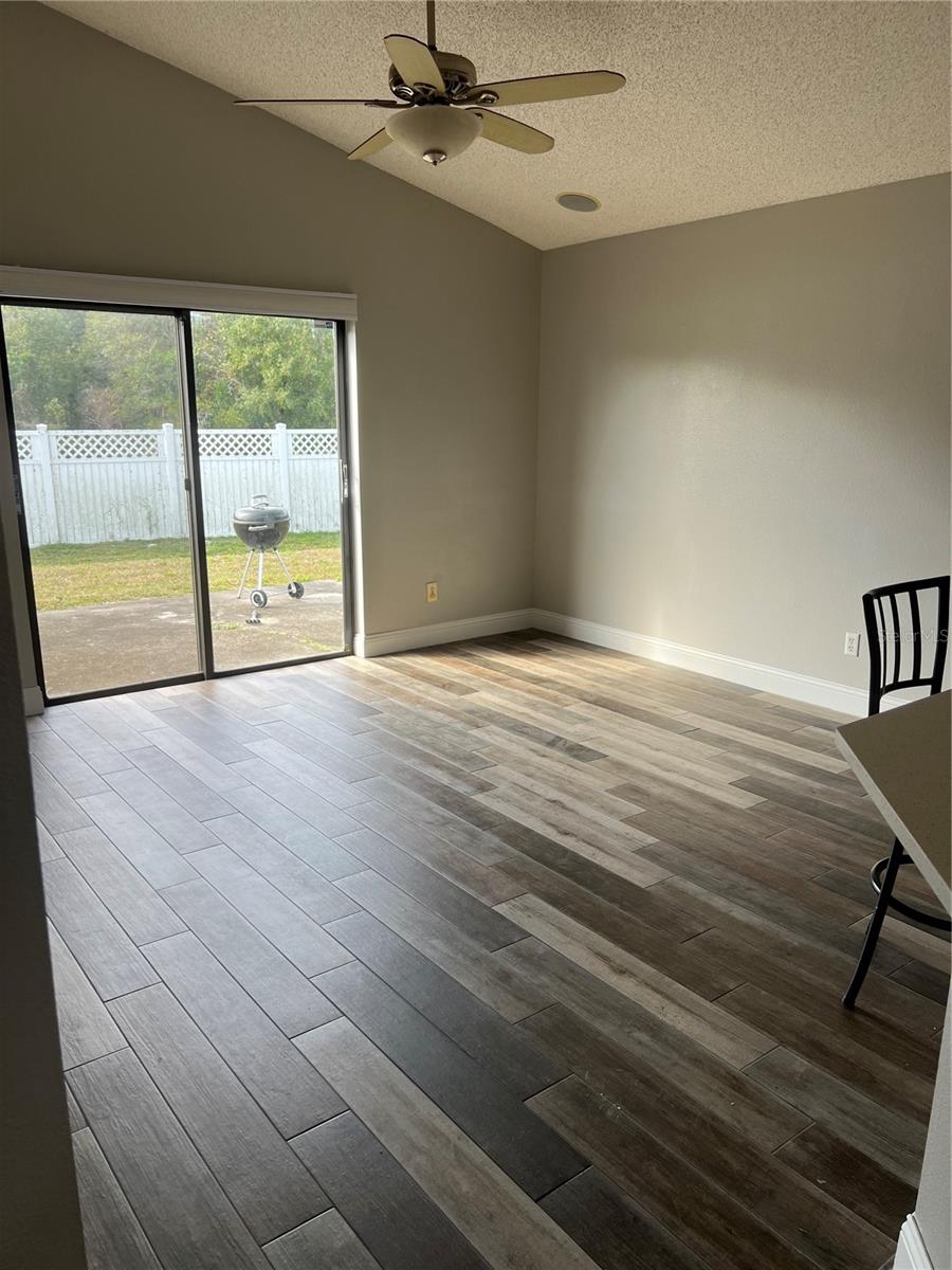 Image 5 of 10 For 2834 River Ridge Drive