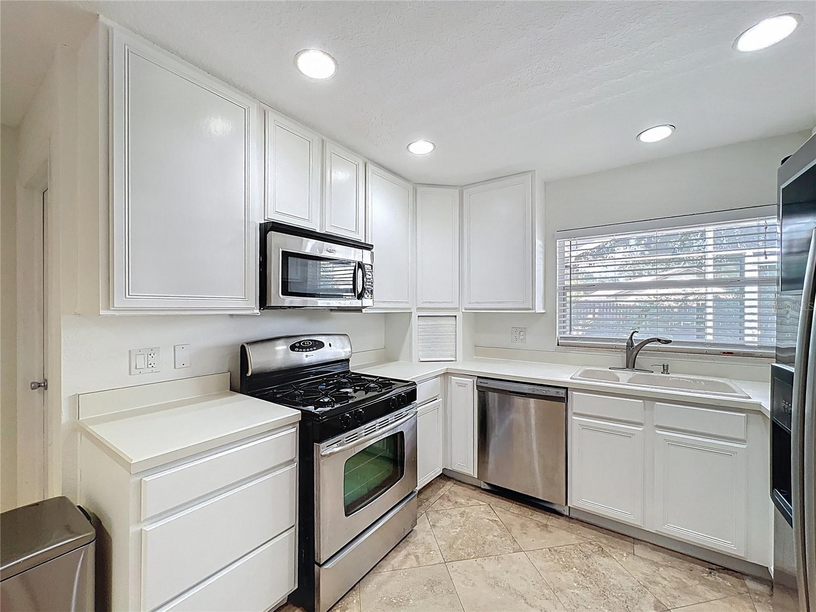 Image 5 of 32 For 8029 Gillette Court