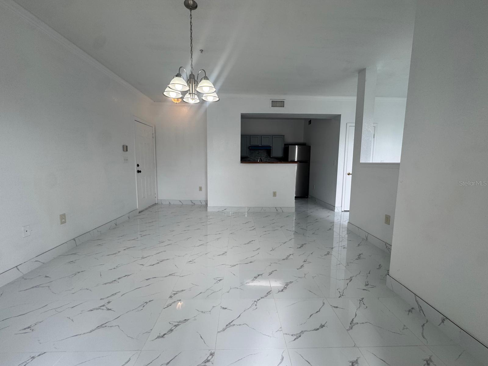 Image 2 of 12 For 3702 Palm Desert Lane 5423