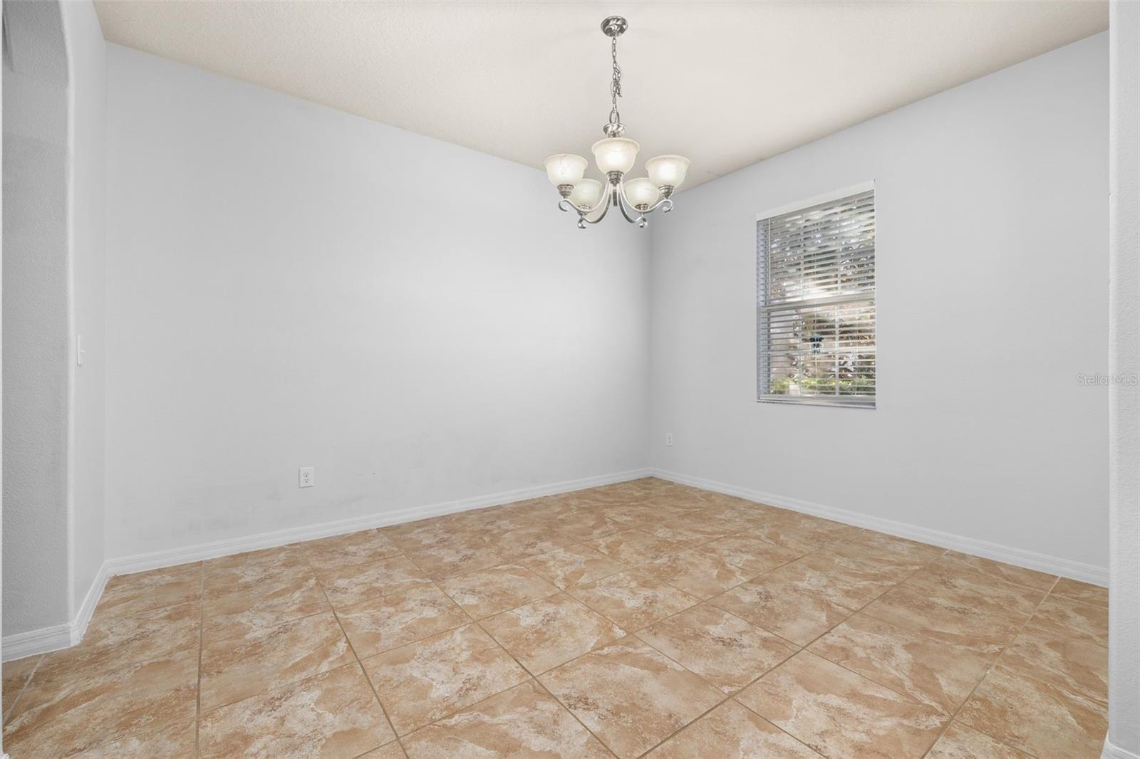 Image 11 of 81 For 6829 Sundrop Street