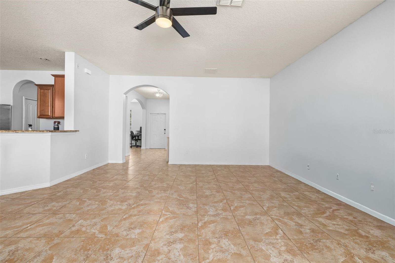 Image 18 of 81 For 6829 Sundrop Street