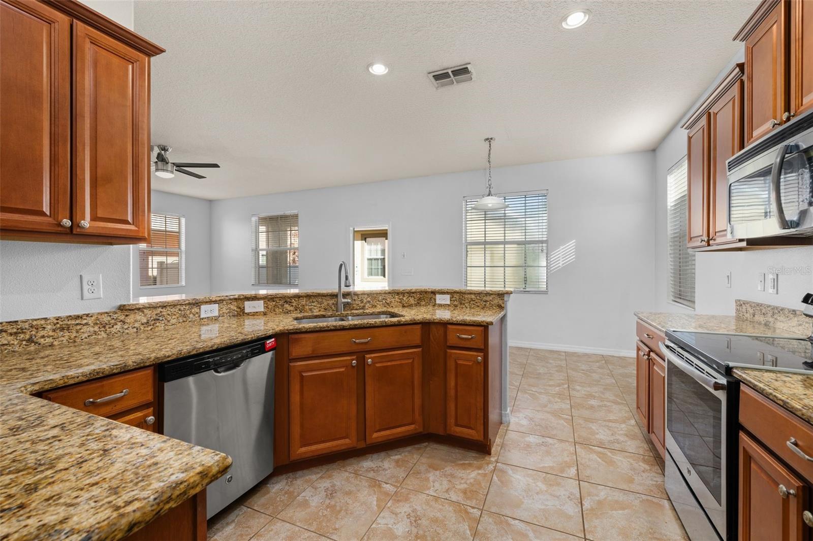 Image 26 of 81 For 6829 Sundrop Street