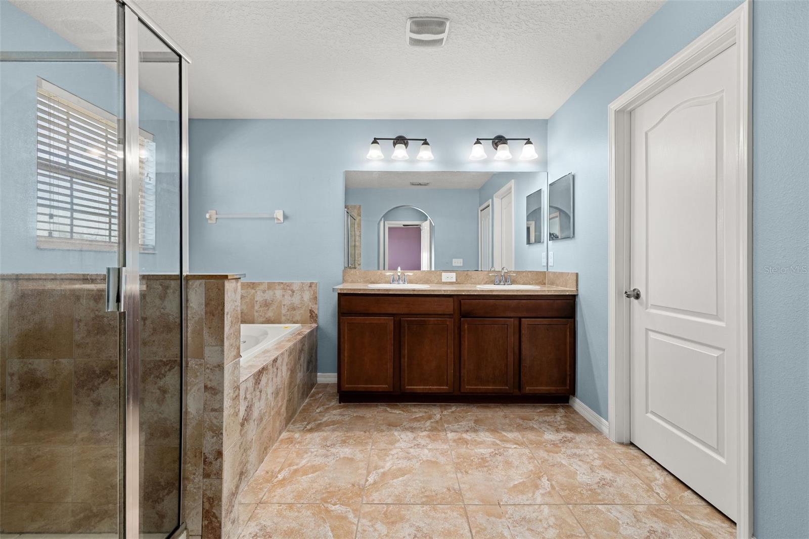 Image 41 of 81 For 6829 Sundrop Street