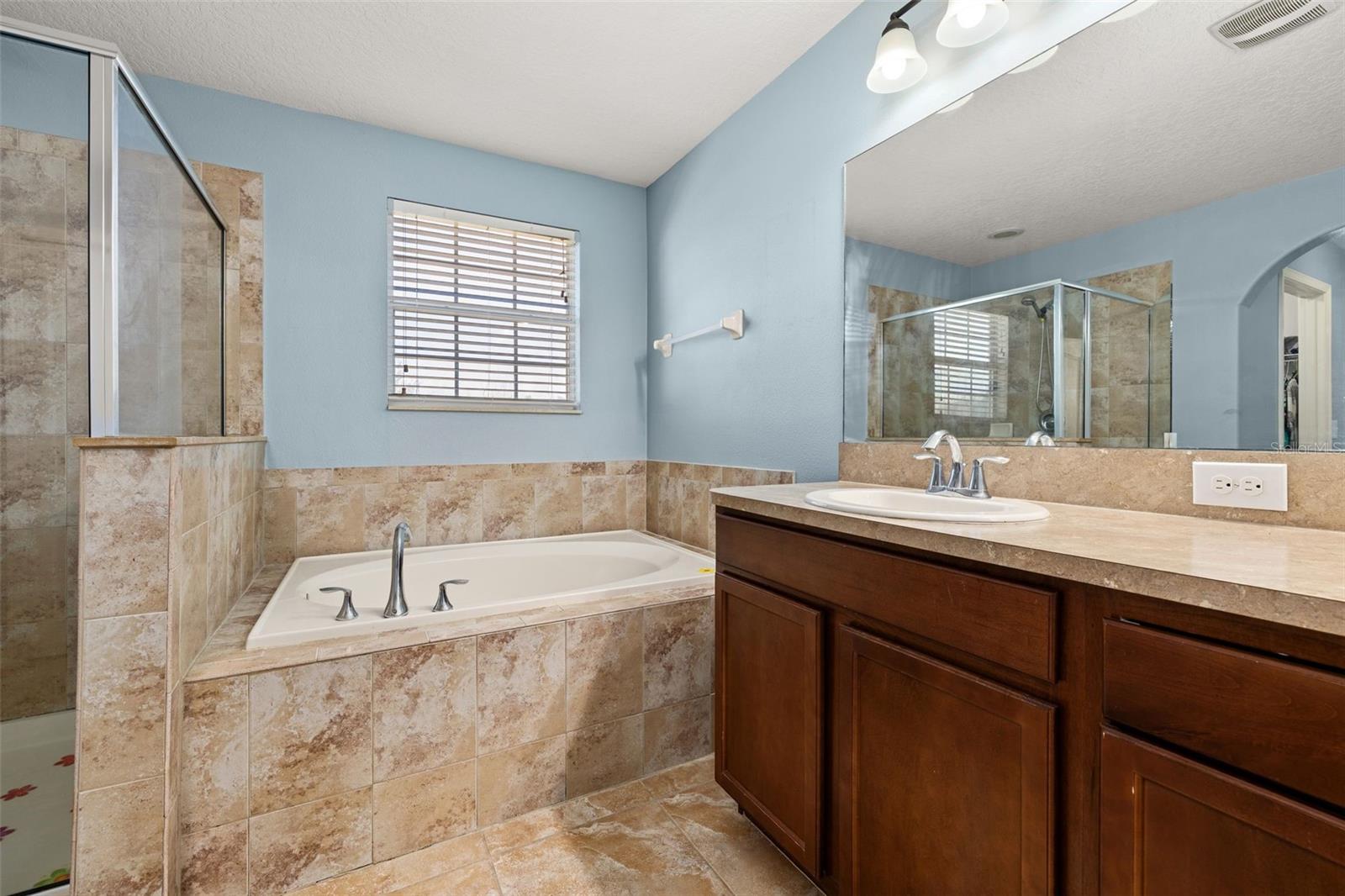 Image 43 of 81 For 6829 Sundrop Street