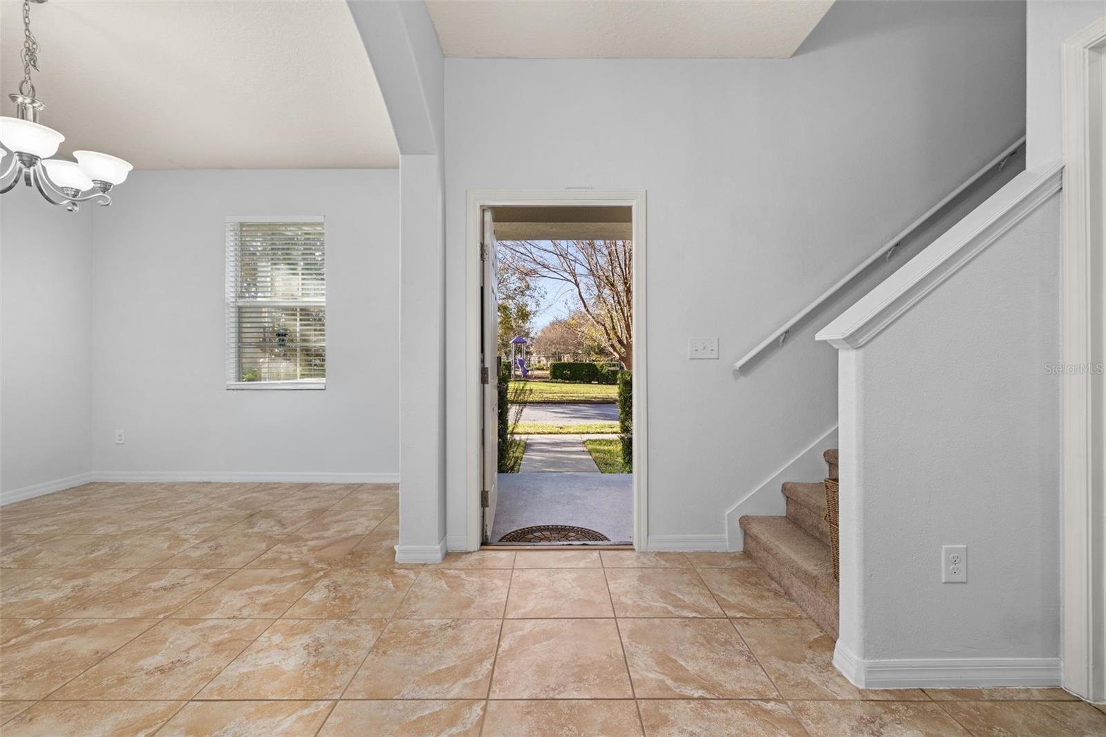 Image 8 of 81 For 6829 Sundrop Street