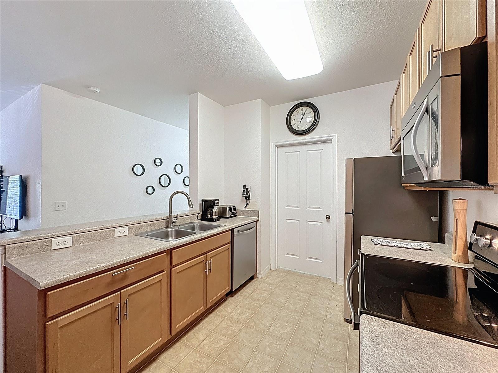 Image 7 of 61 For 4012 Hemingway Circle 4012