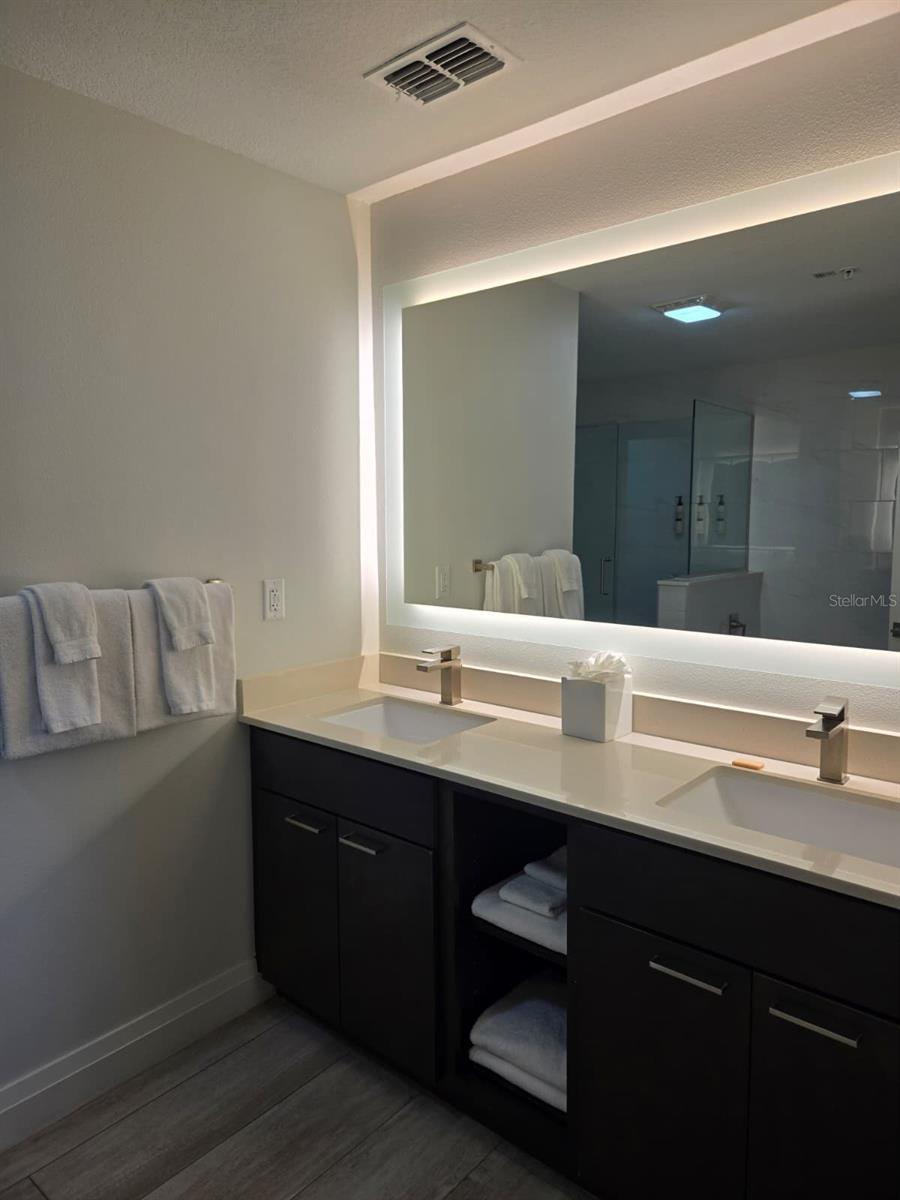 Image 11 of 23 For 14501 Grove Resort Avenue 3424