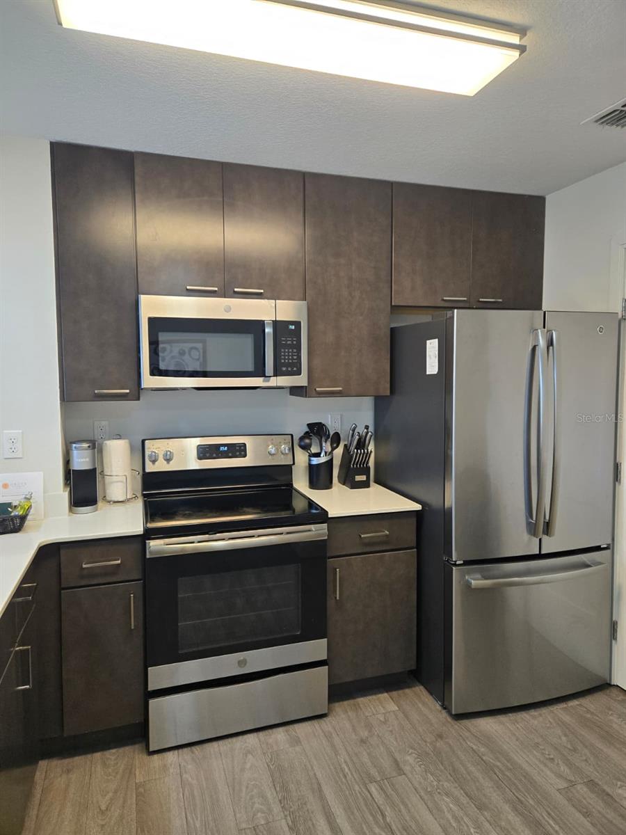 Image 4 of 23 For 14501 Grove Resort Avenue 3424