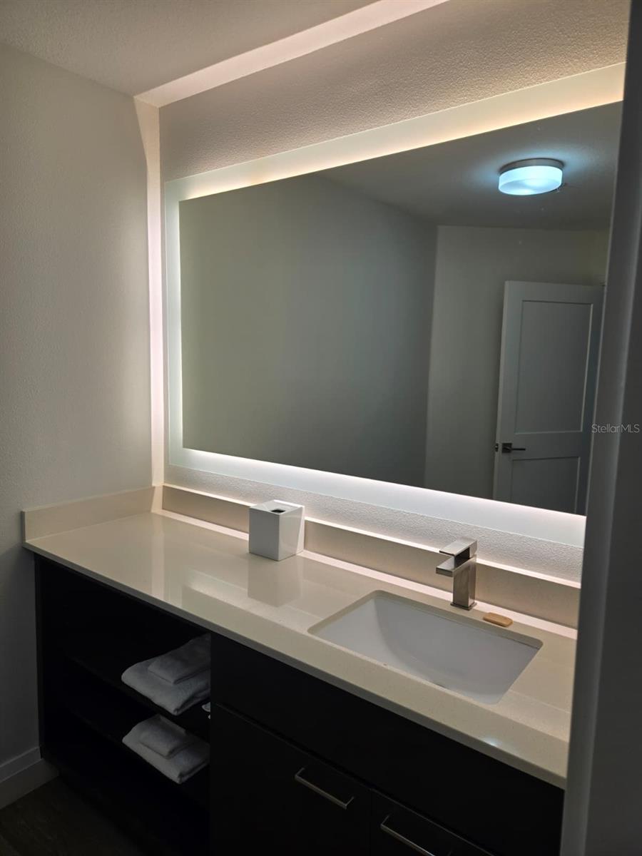 Image 9 of 23 For 14501 Grove Resort Avenue 3424