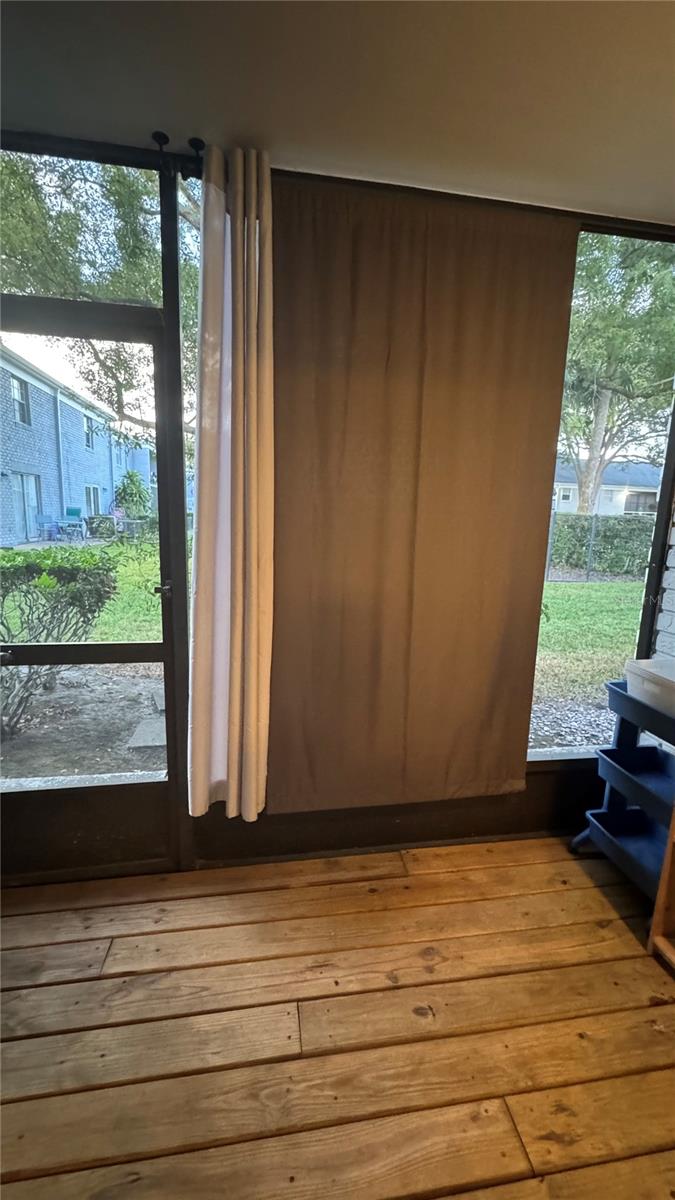 Image 22 of 25 For 205 Lewfield Circle 205