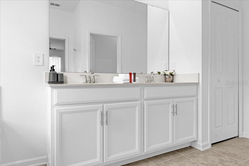 Image 22 of 31 For 8899 Cabot Cliffs Drive 104