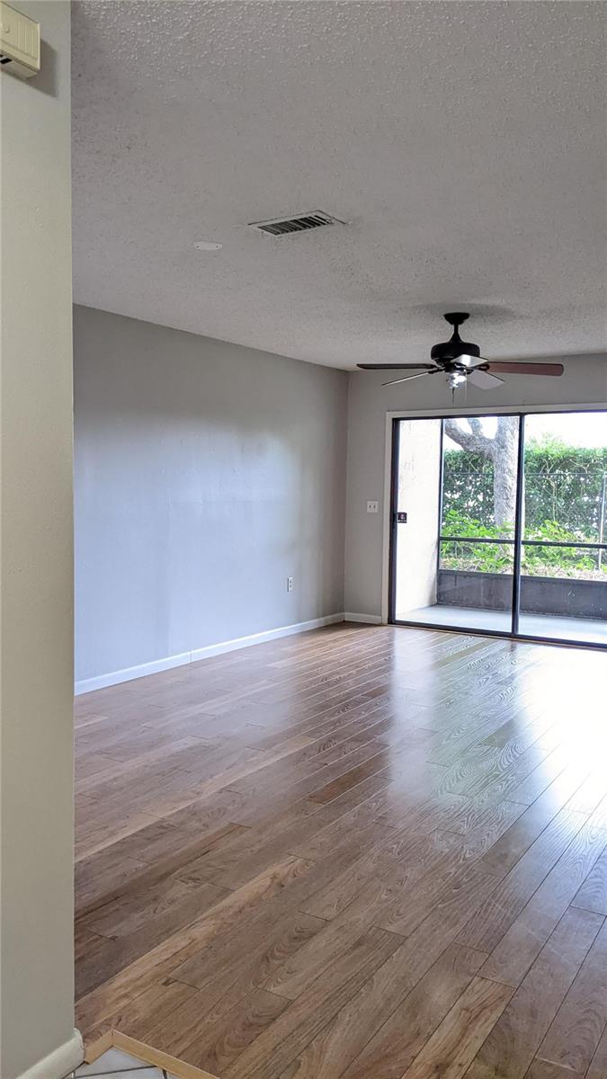 Image 11 of 50 For 2912 Semoran Boulevard 7