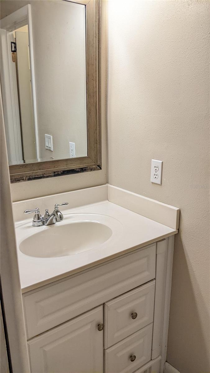 Image 24 of 50 For 2912 Semoran Boulevard 7