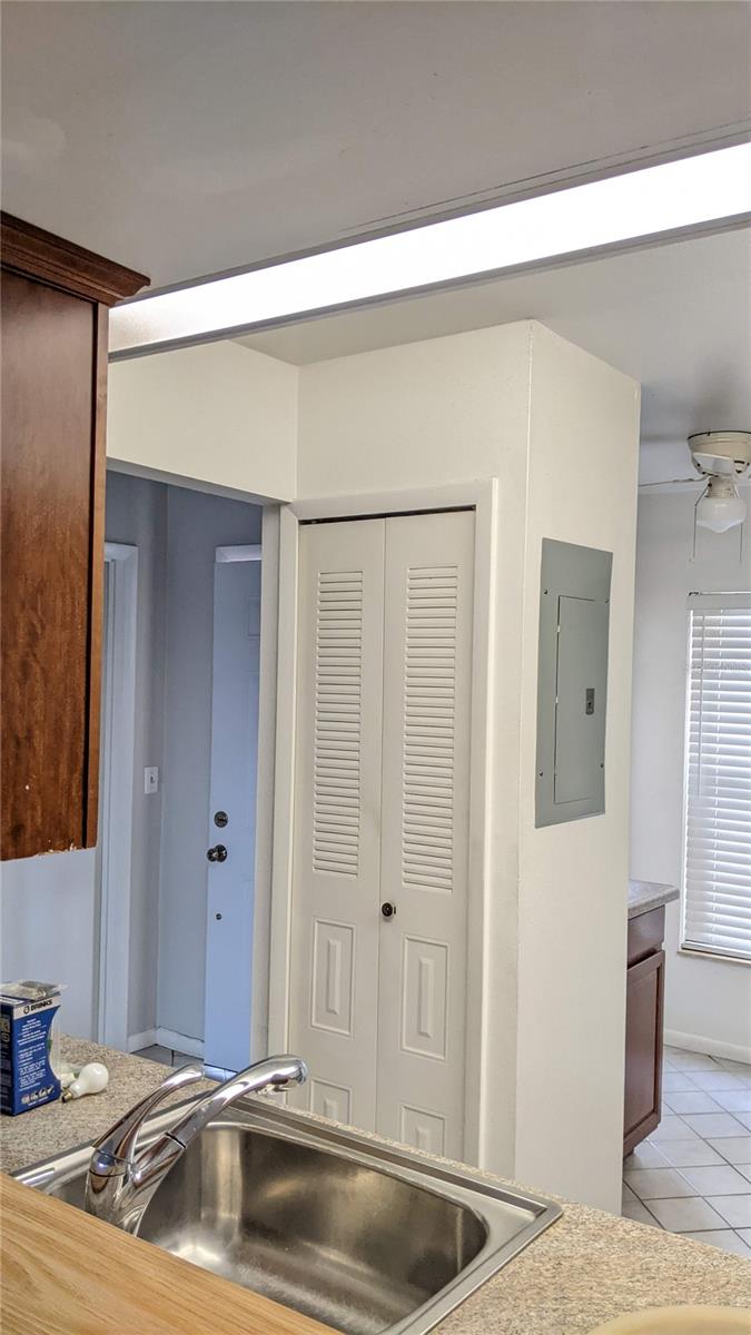 Image 44 of 50 For 2912 Semoran Boulevard 7