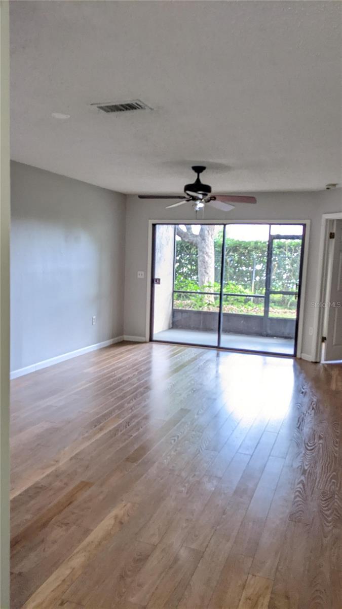 Image 5 of 50 For 2912 Semoran Boulevard 7