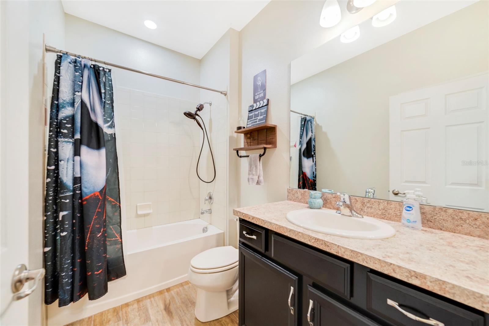 Image 15 of 21 For 2390 Jernigan Loop