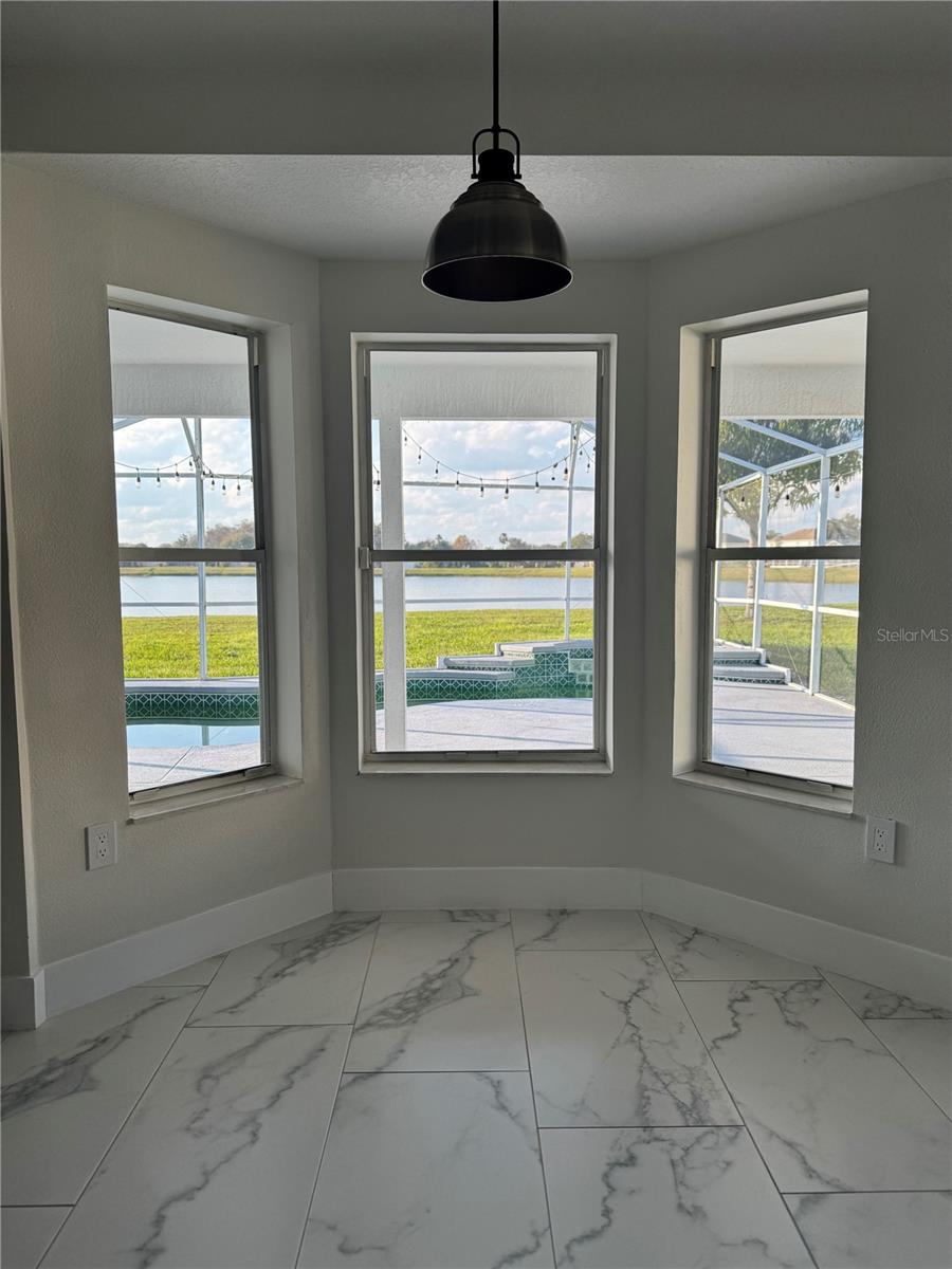 Image 10 of 42 For 2652 Hawthorne Lane